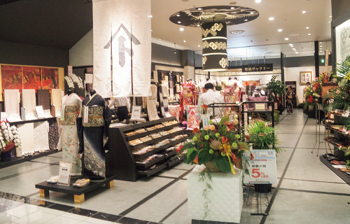 とみやイオンモール盛岡店　店舗外観